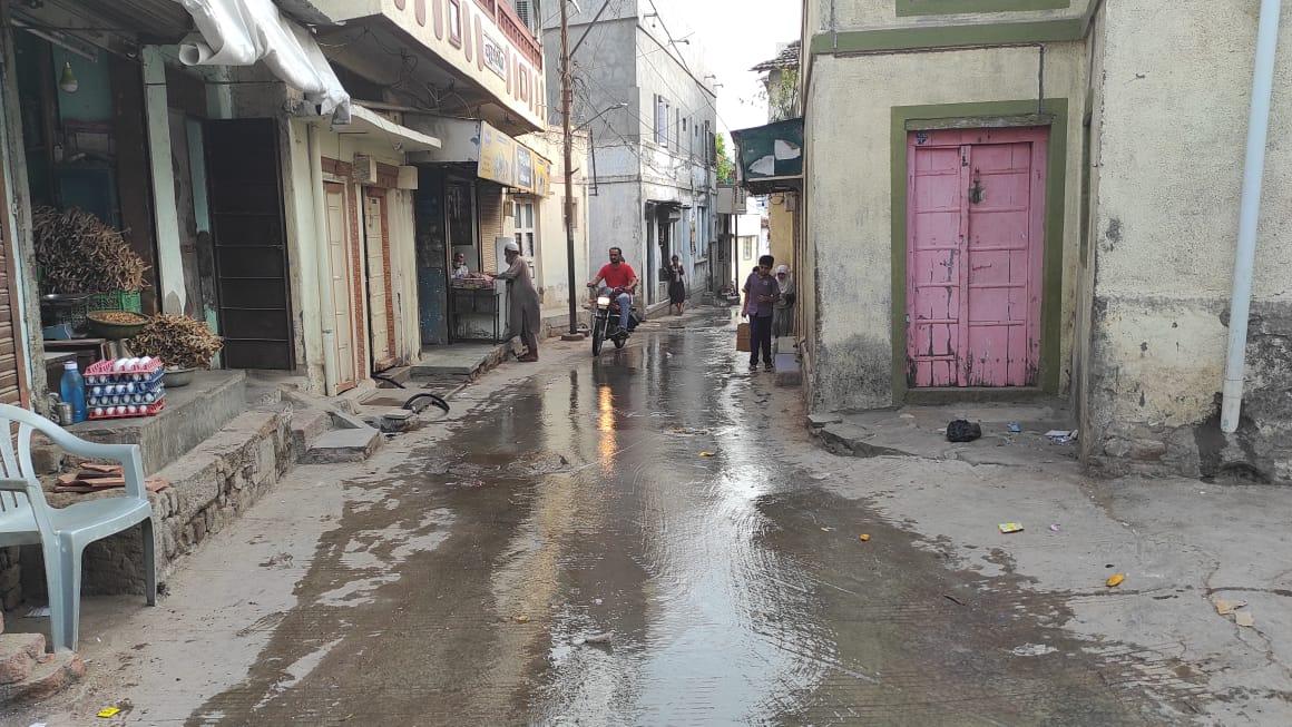 The condition of Sinhapur! Sewage over the road, system fast asleep despite repeated presentations of the problem