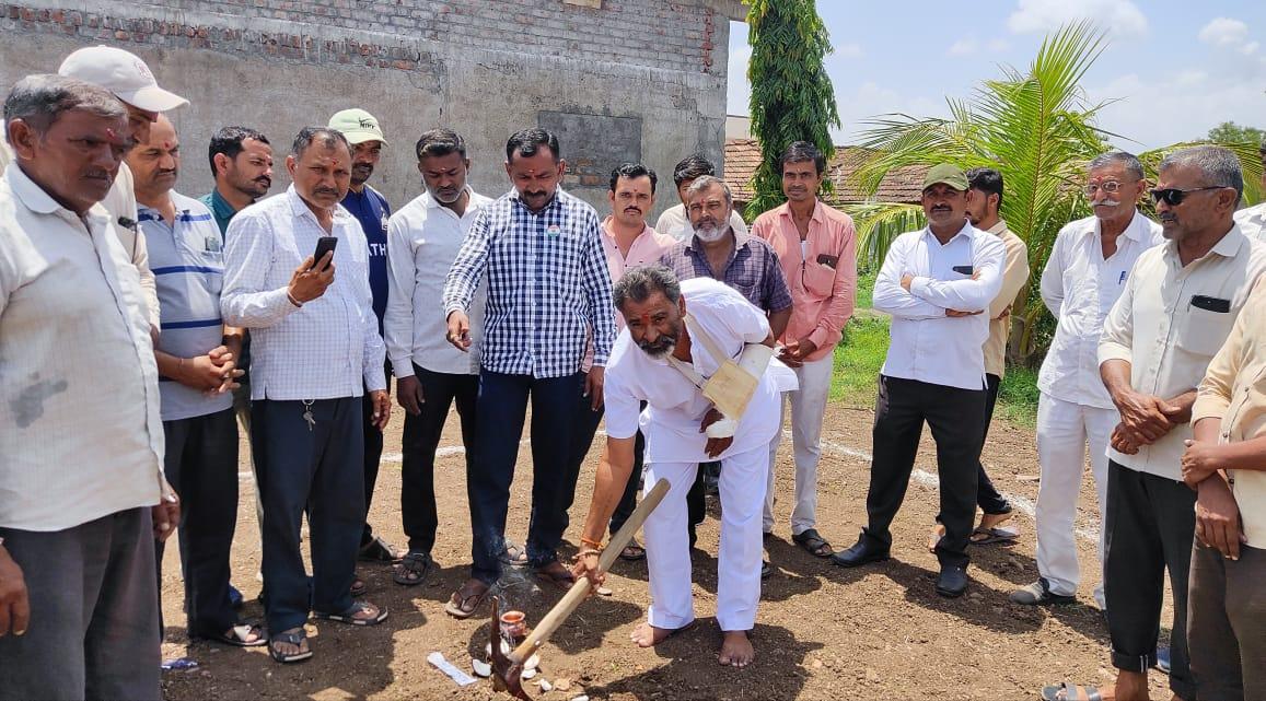 An end to the problem of villagers living without mobile network in Khambha village of Sihore; Mobile tower work started