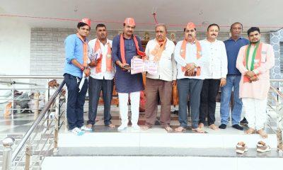 a-unique-initiative-bharatsinh-gohil-and-bharatbhai-mer-directly-reached-the-activists-house-took-food