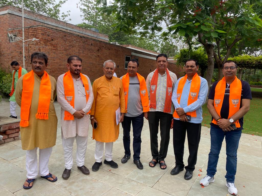 two-sihore-bjp-leaders-attend-prime-ministers-program-in-bhopal-selection-of-6-from-district