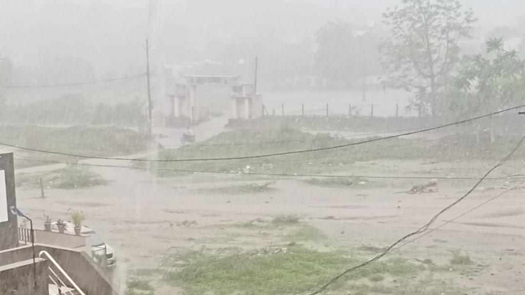 clouds-continue-in-the-district-including-sihore-1-to-3-inches-more-with-thunder-farmers-rejoice