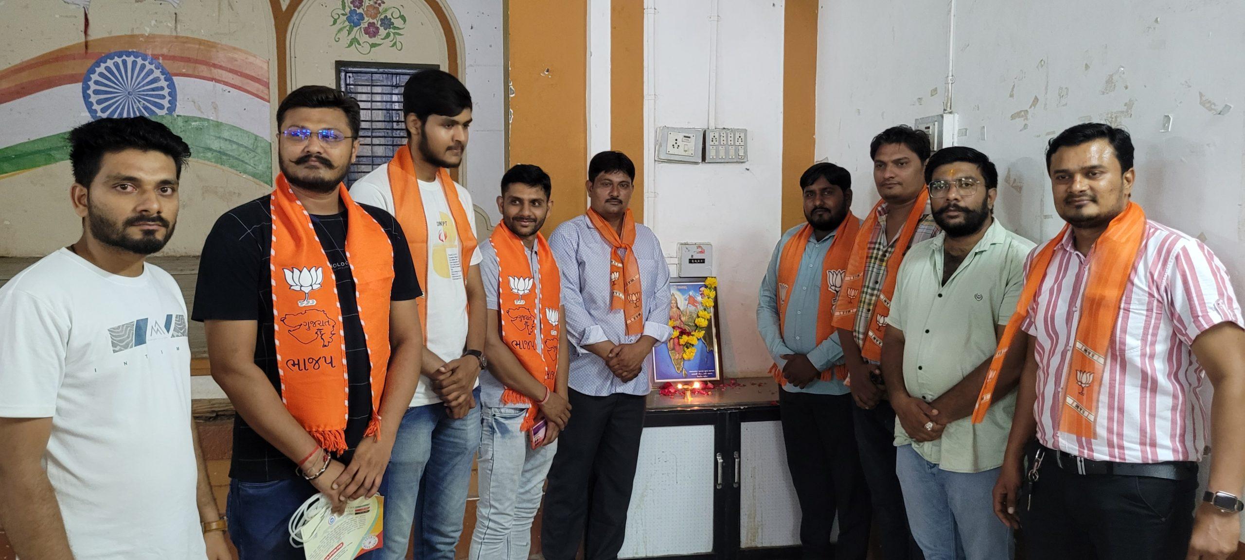 Dr. A blood donation camp was organized by city youth BJP under Shyama Prasad Mukherjee Sacrifice Day