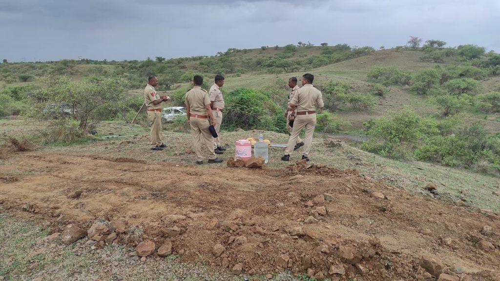 dispute-over-measurement-of-gauchar-land-between-hanol-and-chorwadla-police-crackdown