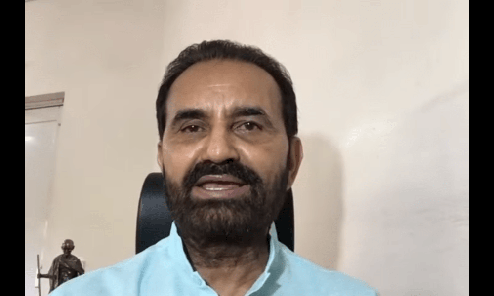 Shaktisinhji Gohil accepting responsibility as the President of Gujarat Congress