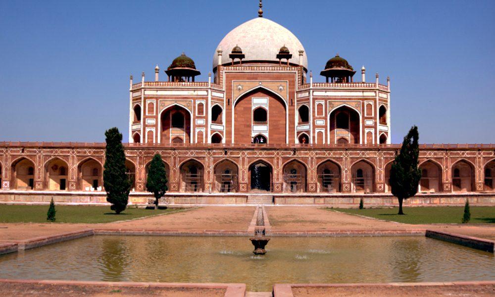 Tombs in India : These 5 tombs in India are famous for their beauty, make a plan to visit them once