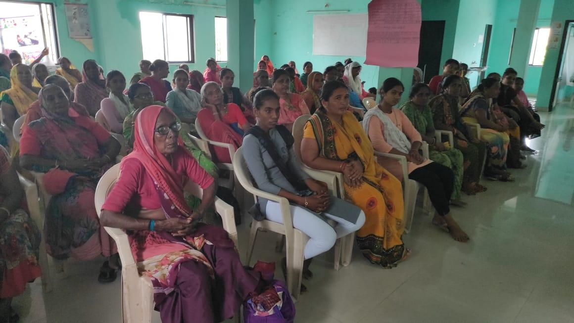 A simple meeting on women panchayat awareness was organized by ICDS Holma Mahila Swarajya Manch and Anandi Sansthan sisters at Sihore Pathikashram.