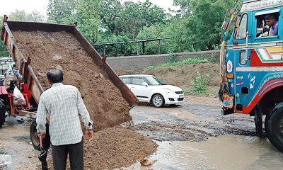 conch-impact-digging-of-potholes-started-on-the-roads-of-sihore-the-municipality-undertook-the-work