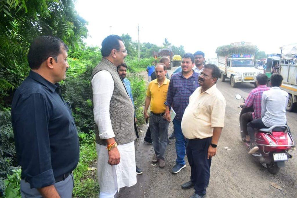 Jeetu Vaghani reached the spot when the road turned bad at Bhavnagar's Nari intersection