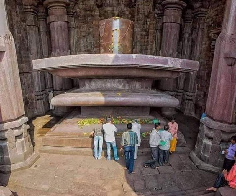 if-you-want-to-visit-bholenath-in-the-holy-month-of-shravan-then-you-must-visit-this-shiva-temple