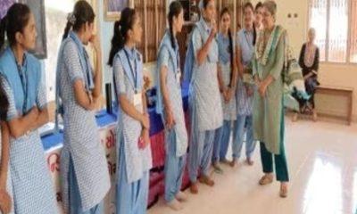 A meeting of mothers and girls in Sihore provided guidance on various issues of adolescence