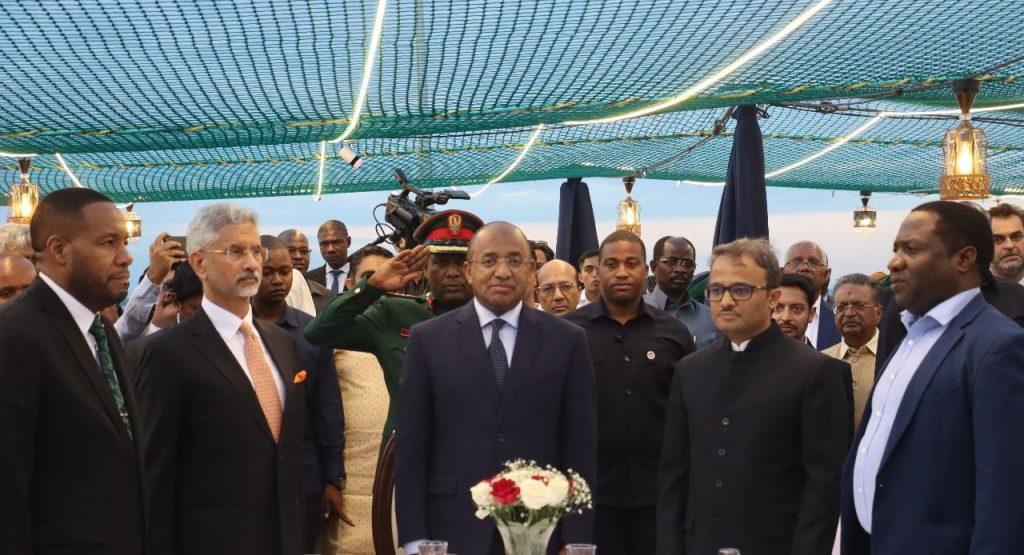 Foreign Minister welcomed on board INS Trishul in Zanzibar, said - India, dedicated to peace