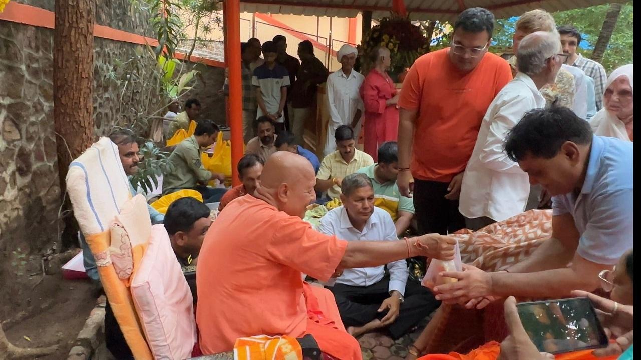 Devotees flocked to see; On the occasion of Gurupurnima, devotees flocked to the famous Gautameshwar temple in Sehore.