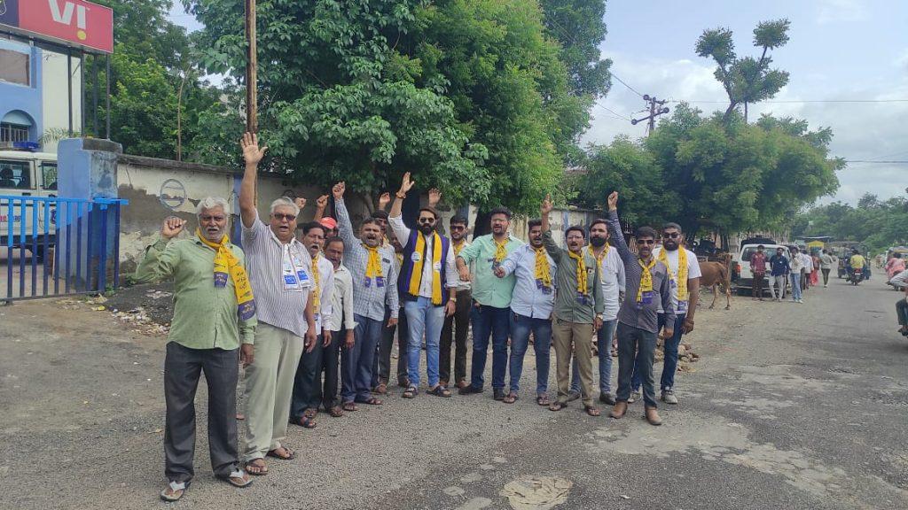 The officials of the system became Dhritarashtra on the question of the very rough roads of Sihore; Brijraj Solanki