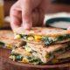 Iron-rich spinach corn cheese paratha is best for lunch, both stomach and health will be healthy.