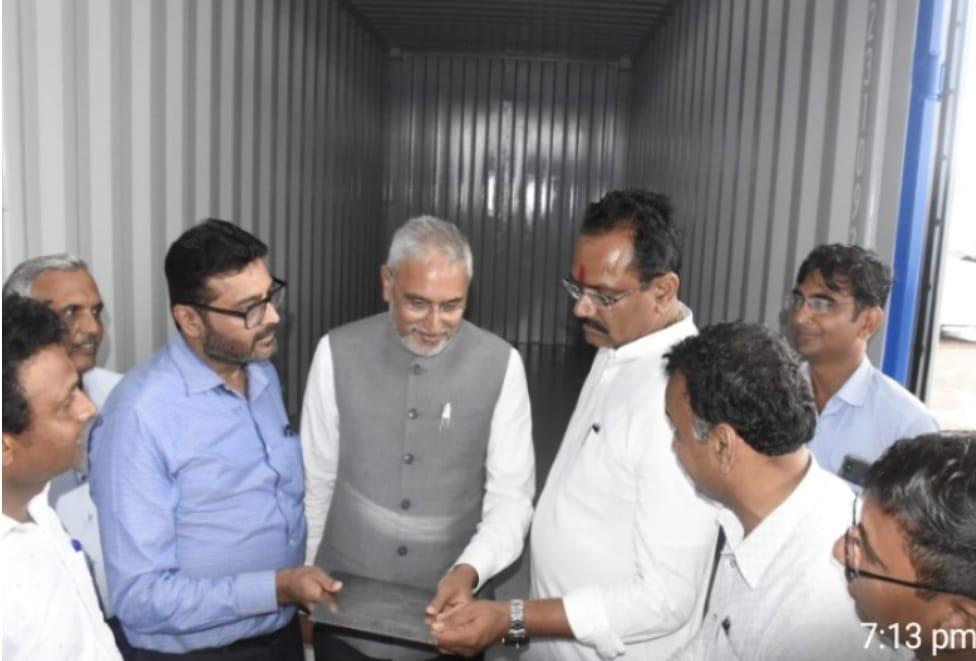 cooperation-minister-jagdish-vishwakarma-visited-awadkripa-on-the-highway-near-sihore