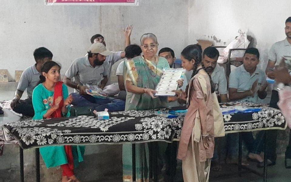Prize distribution by Sihor Yuva Yuga Puritan