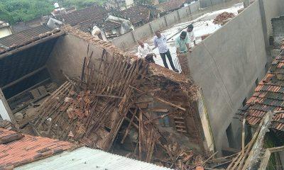 A dilapidated building collapsed in the Sihor Matileshwar slope; Fortunately, there were no casualties