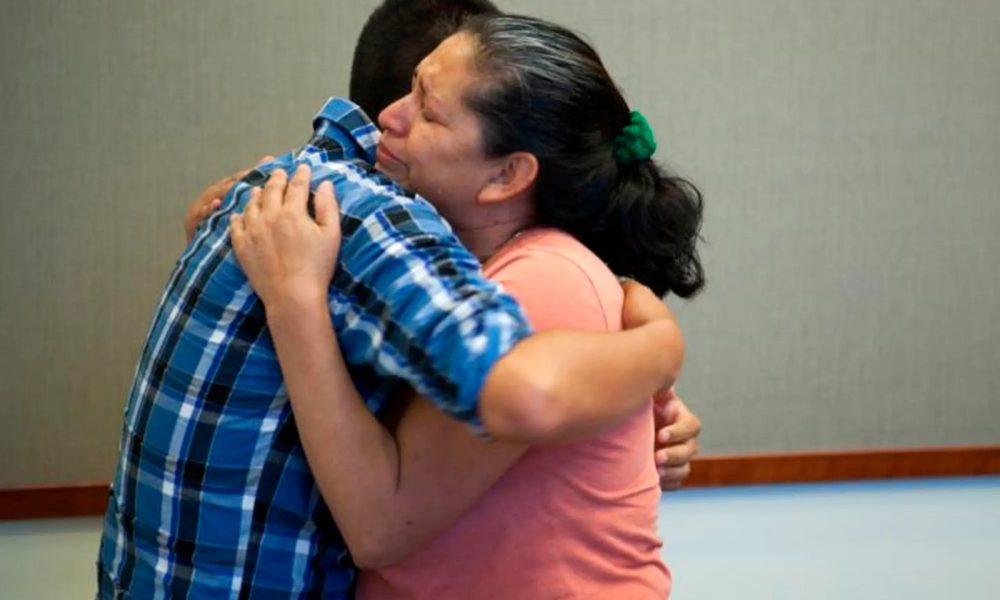 A Facebook post reunites mother and son after 17 years, the story is surprising