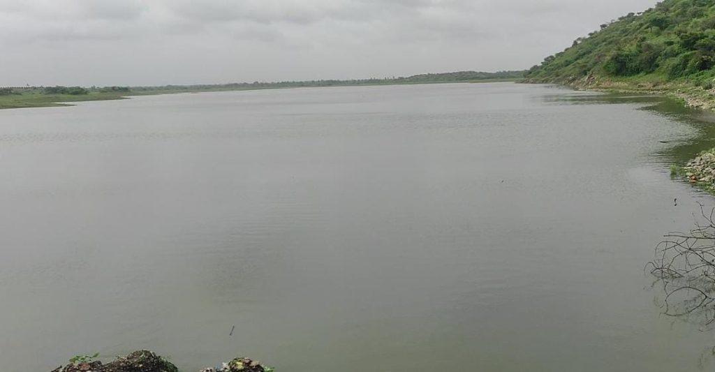 As the lake rises by two and a half feet more, the water level of Gautameshwar rises above 16 feet, slow rise begins.