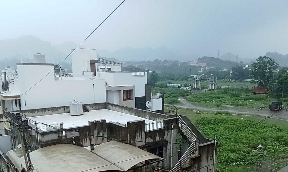 Anradhar in the district including Bhavnagar; Widespread rain with lightning