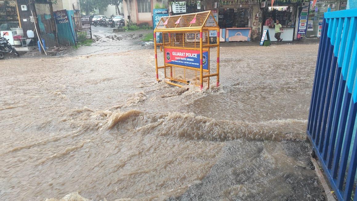 De Danadan of Meghraja.. Three more inches of rain in Sihore