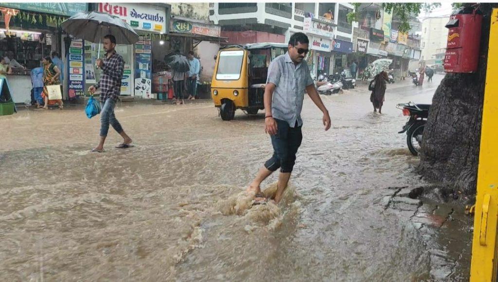 De Danadan of Meghraja.. Three more inches of rain in Sihore
