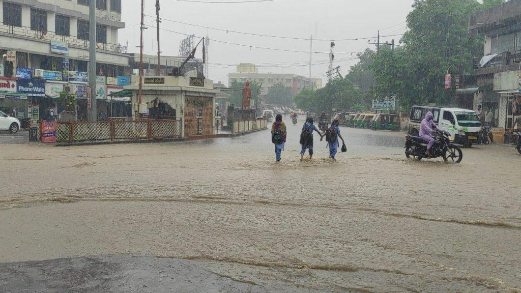De Danadan of Meghraja.. Three more inches of rain in Sihore