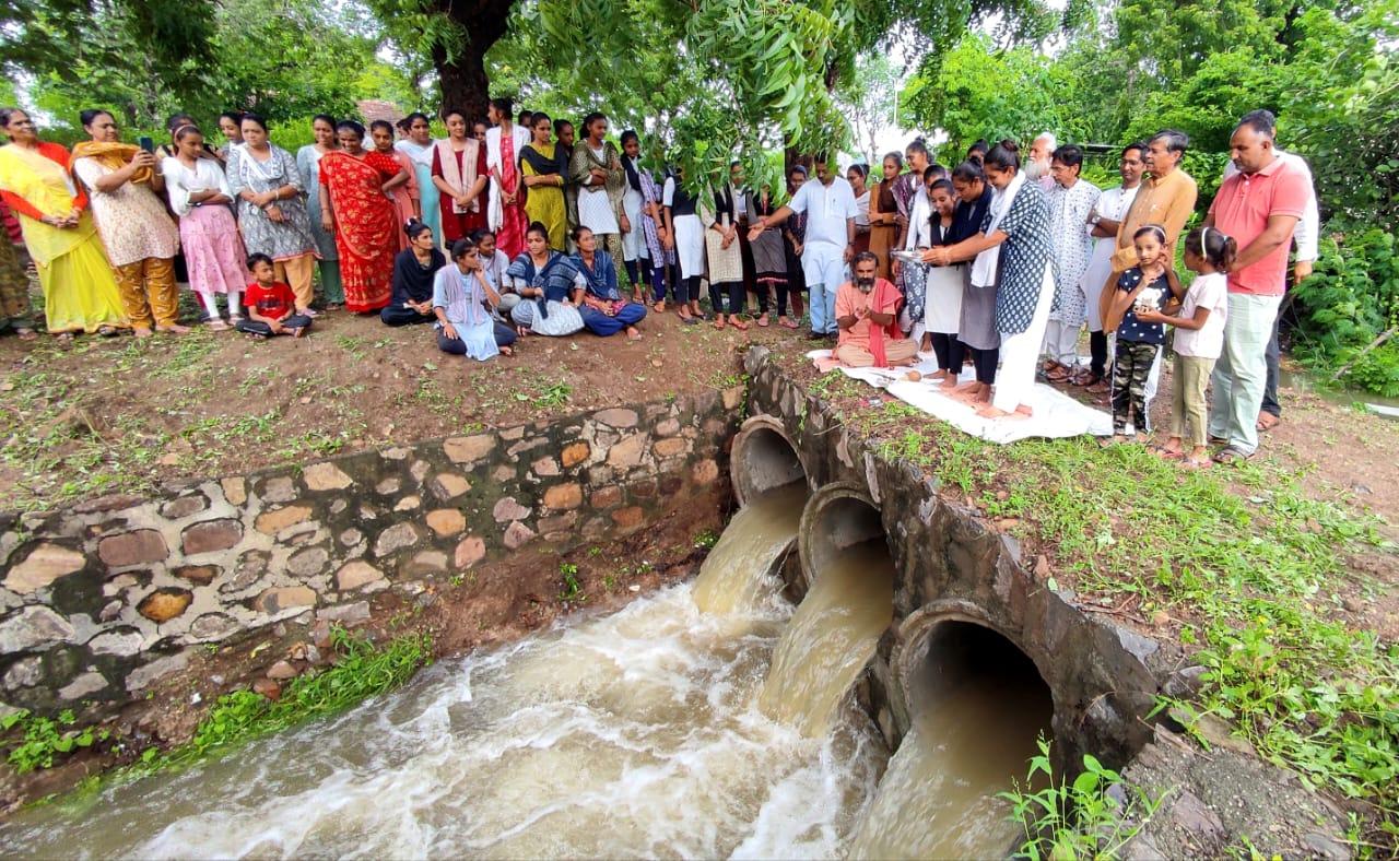 The new Neer was celebrated with a pooja ceremony at Lokbharati Sanosara of Sihore taluk