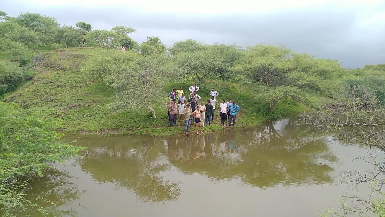 a-cloud-of-calamity-broke-over-the-maldhari-family-of-sihore