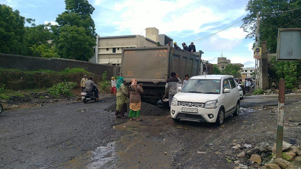 pedestrian-trahimam-from-potholes-on-main-roads-of-sihore-city-division