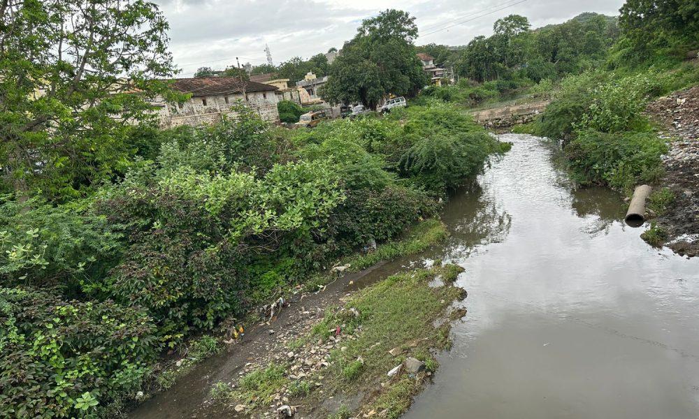 gautami-river-needs-to-be-cleaned-on-a-war-footing-before-the-gautama-lake-in-sihore-gets-flooded