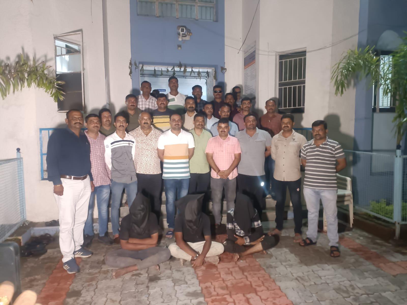 sihor-the-accused-in-the-robbery-of-one-crore-was-disinherited-in-the-hills-thus-caught
