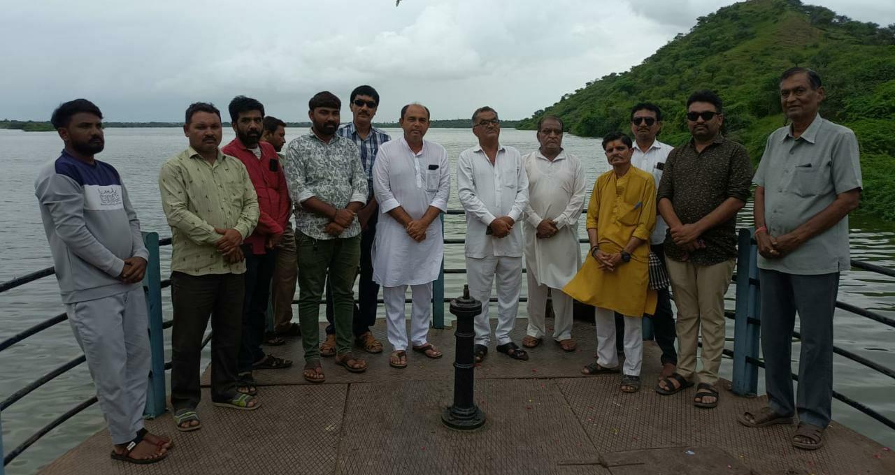 sehore-city-congress-hailed-the-new-neer-as-the-gautameshwar-lake-overflowed