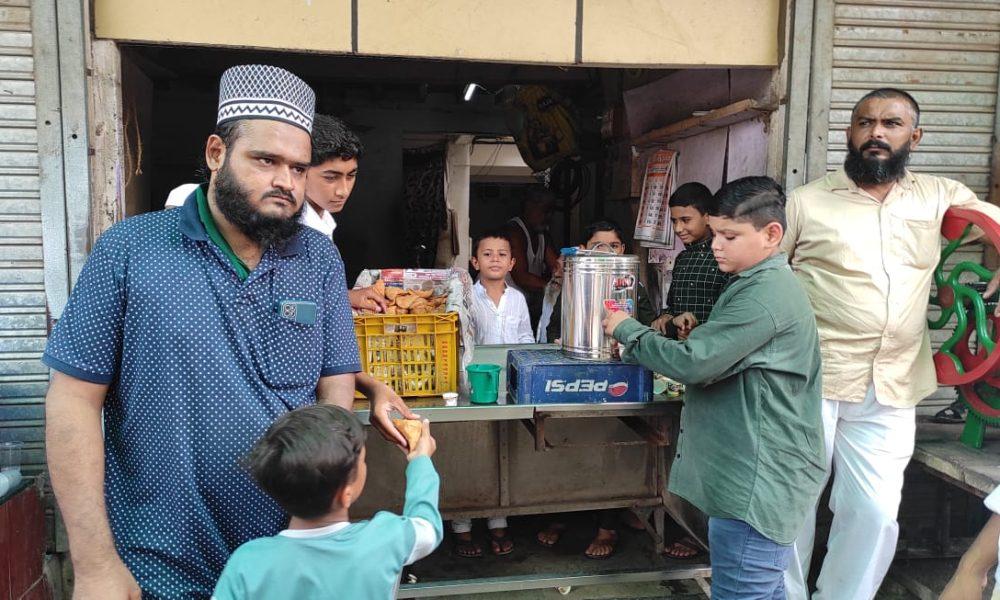 Nyaz was distributed by various committees in the main bazaar on the occasion of Tajiya Zulus in Sihore town