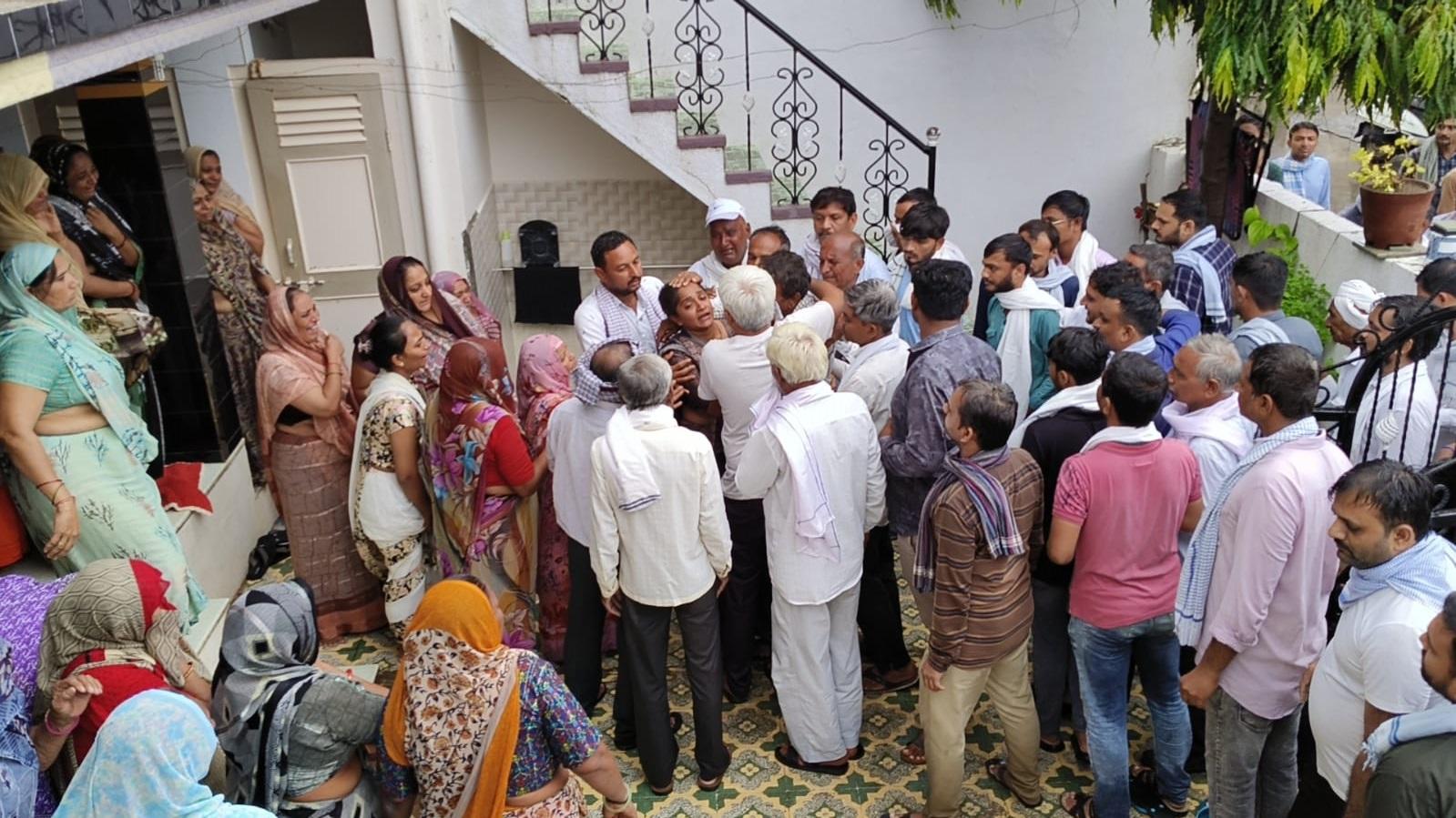 Seeing the dead body of Jawanjodh's son, the family's heartbroken cry, the entire Botad parish was shocked, everyone was moved to tears after seeing the scene.