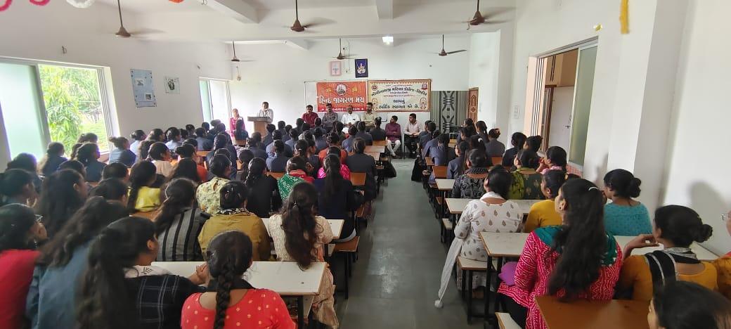 Ankhad Bharat lecture garland program was organized by Hindu Jagran Manch at Sihore Gopinathji Women's College.