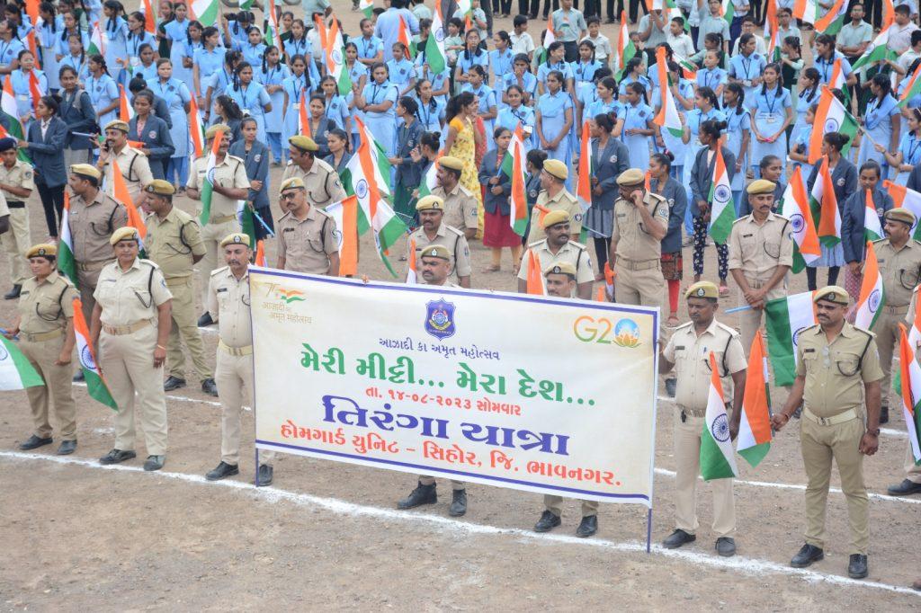 Tiranga havao se nahi, lakin viro ki sanso se laheratan hai