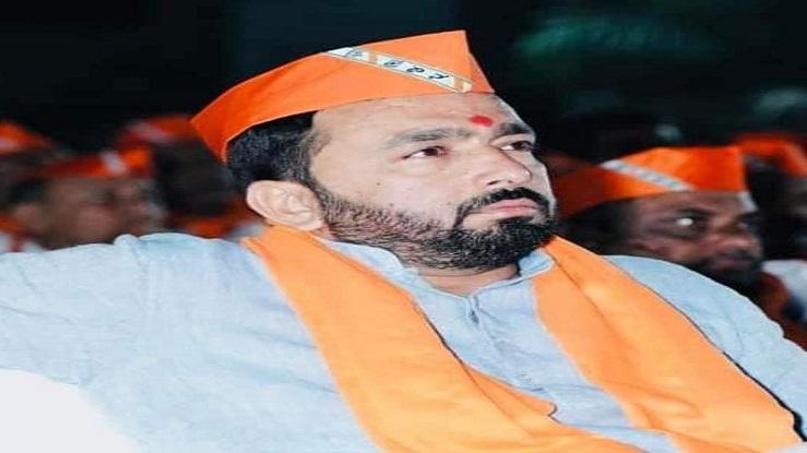 Gujarat BJP's Dhaval Dave spoke to CR Patil over the phone and raised concerns about the bus accident: Dhaval Dave is in constant touch with top officials of the Uttarakhand government.