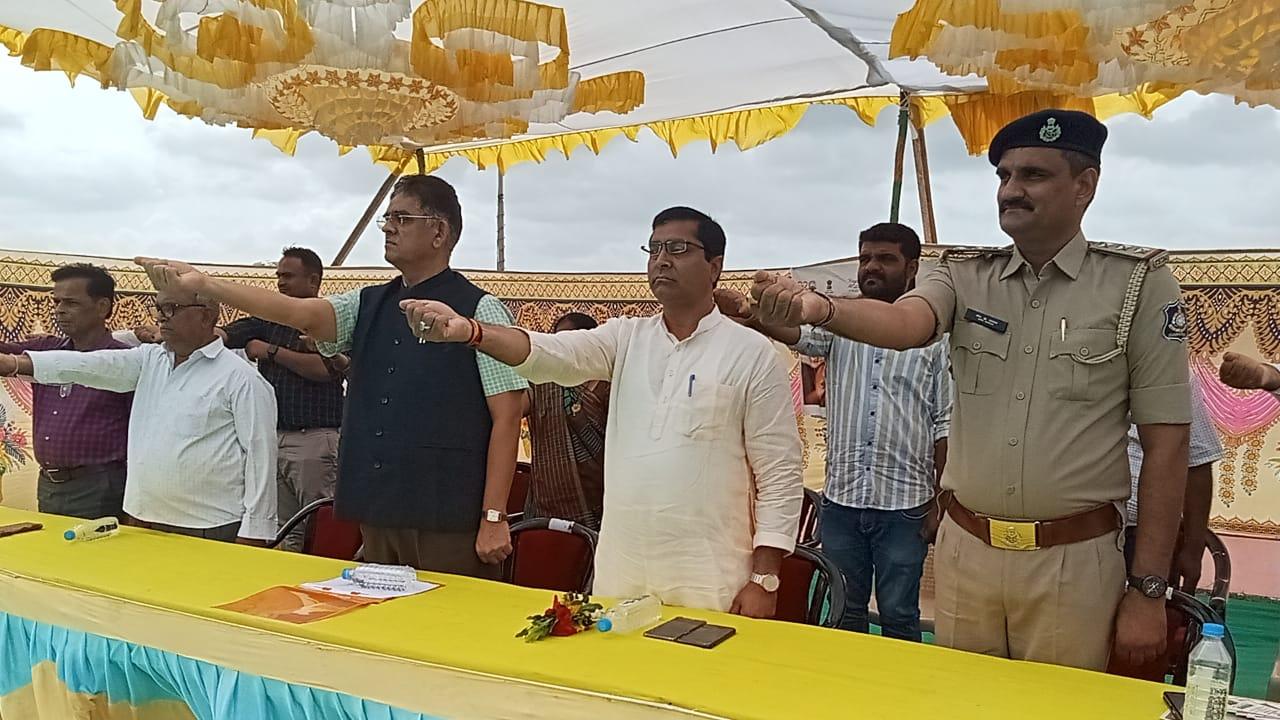 77th Independence Day Celebrations; Flag Hoisted at Gautameshwar Sarovar by Sihore Municipality