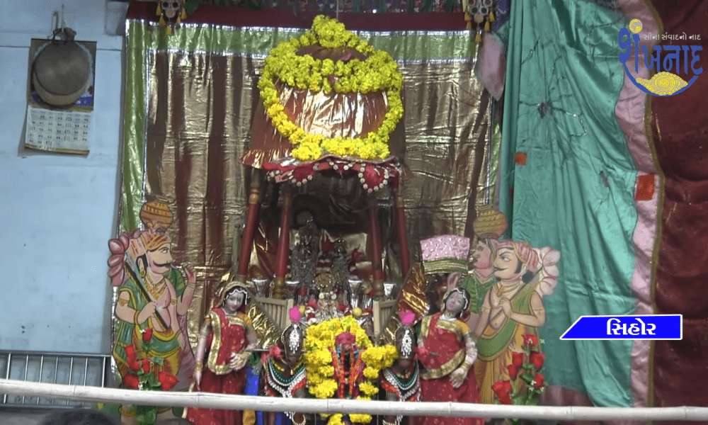 Vaishnavites thronged to see Rath Yatra Maha Mohotsav at Sihore Sri Gopallal Mandir.