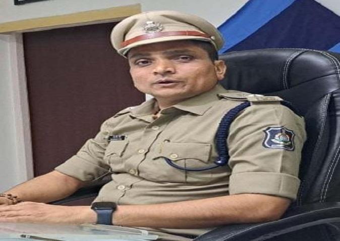 dr-harshad-patel-took-charge-as-the-51st-police-chief-of-bhavnagar