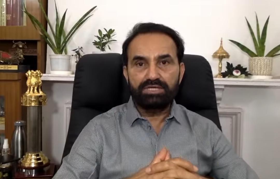 Shaktisingh raised questions about the collapse of a dilapidated building in Bhavnagar, saying that the authorities cannot escape responsibility by just issuing a notice.