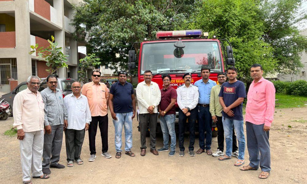 safety-training-was-given-to-teachers-and-students-by-sihore-municipal-fire-department