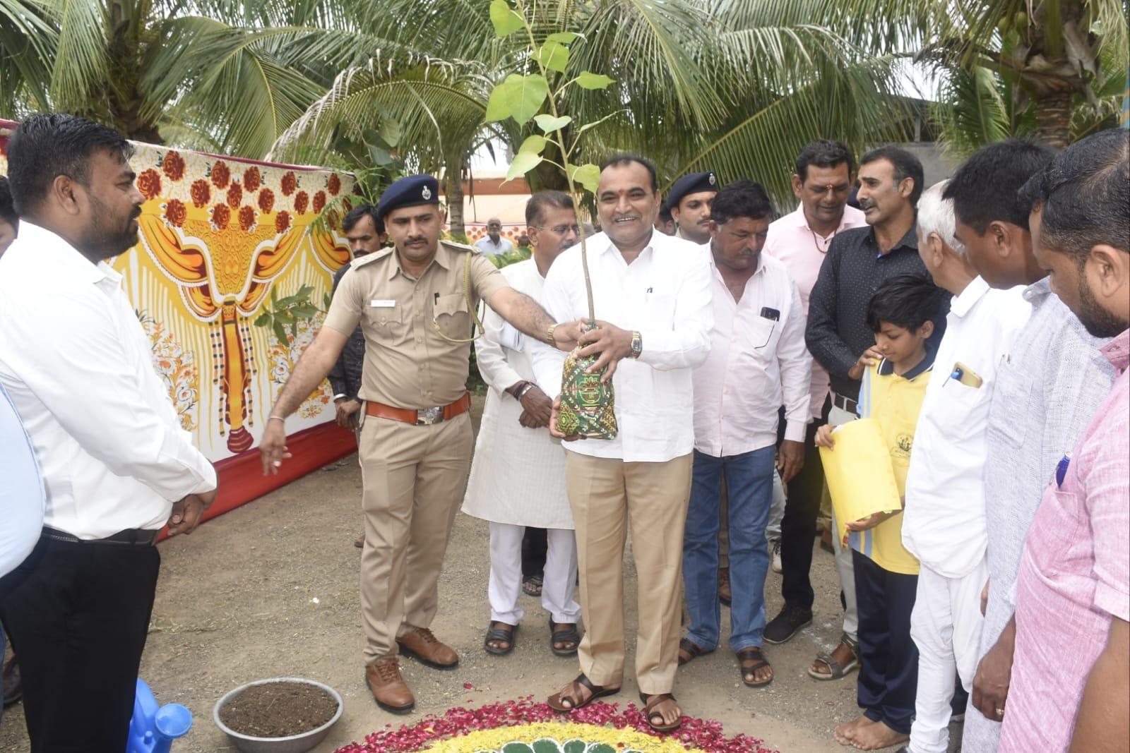 the-74th-district-level-forest-festival-of-bhavnagar-was-held-at-manavad-palitana