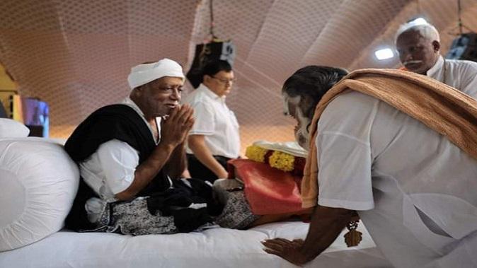 Jyotirlinga's offering is valor, beauty and generosity: Moraribapu