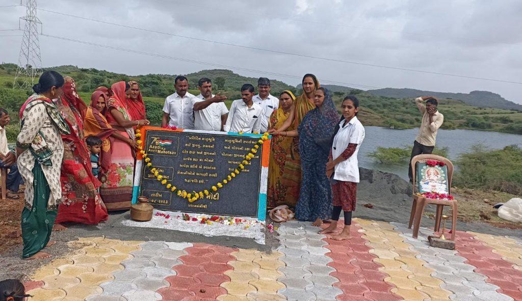 Khambha village of Sihore taluk organized Meri Mitti Mera Desh program with joy and gaiety