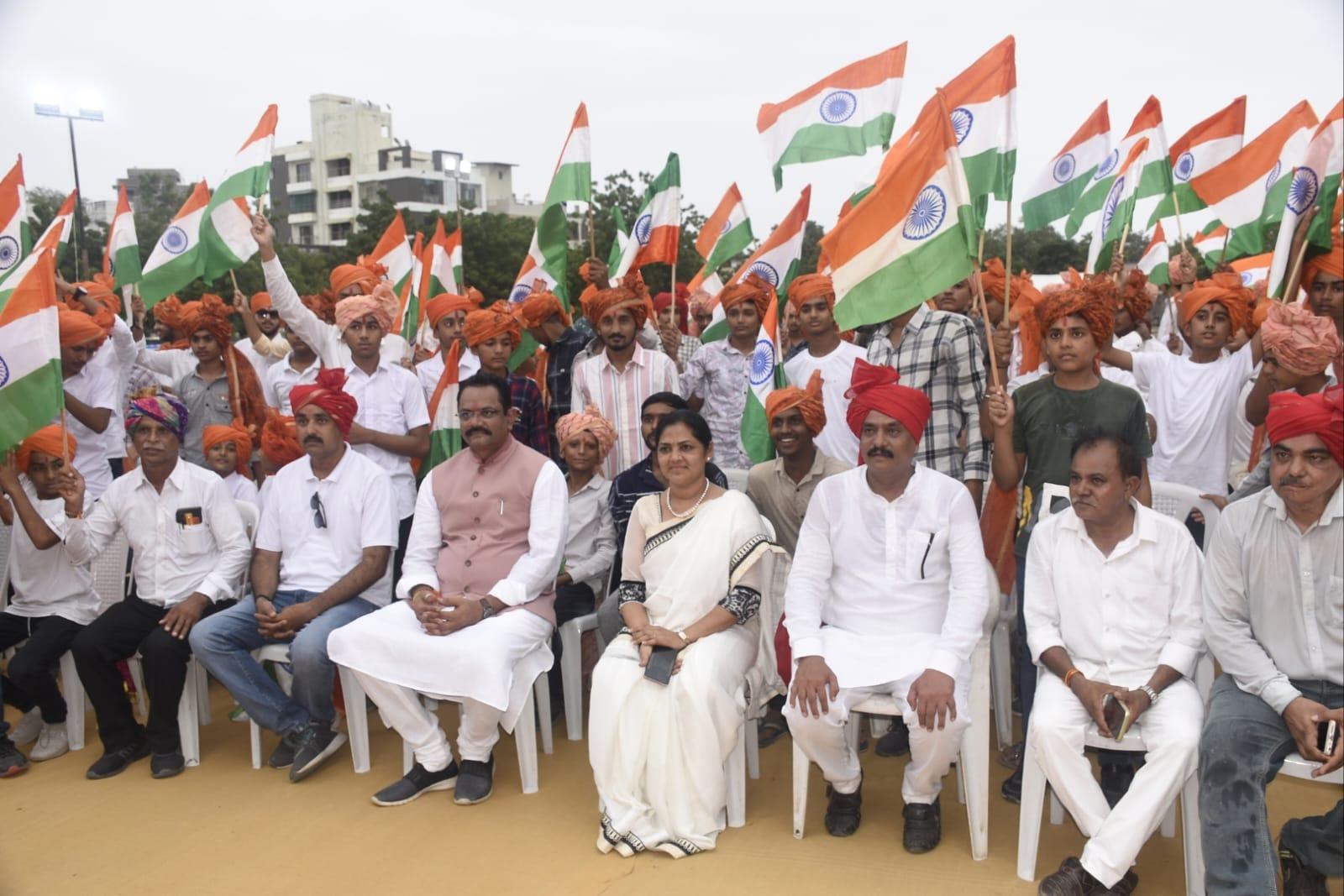 The city of Bhavnagar rose up on this occasion of patriotism and enthusiasm