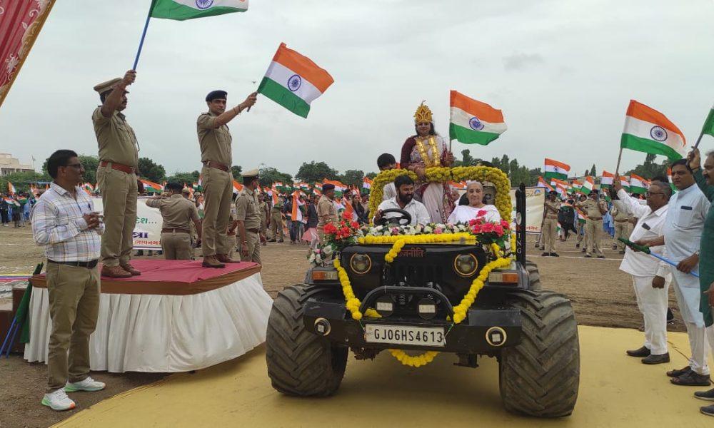 Tiranga havao se nahi, lakin viro ki sanso se laheratan hai