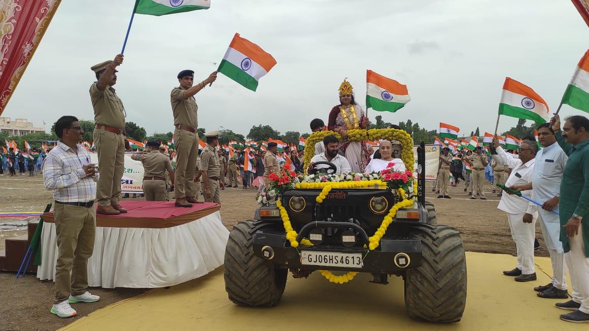 Tiranga havao se nahi, lakin viro ki sanso se laheratan hai