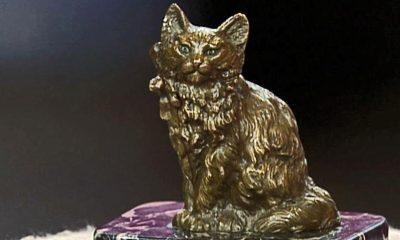 What is the secret hidden in this statue of a cat, which opened the fate of its owner, he got 400 times the money by selling it!